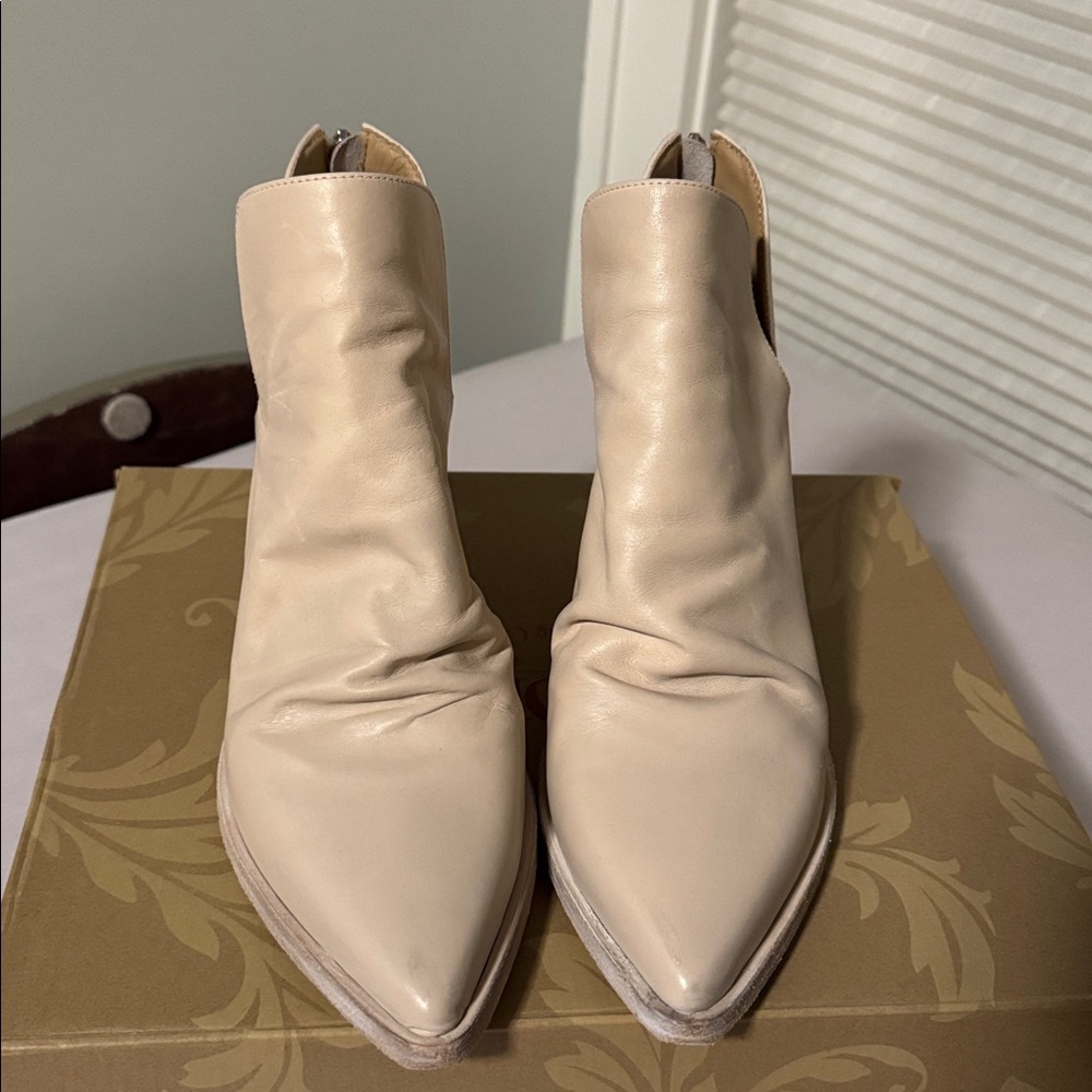 GOLO Short boots Women’s 7.5 bone color soft leather booties shooties Western - Picture 2 of 10